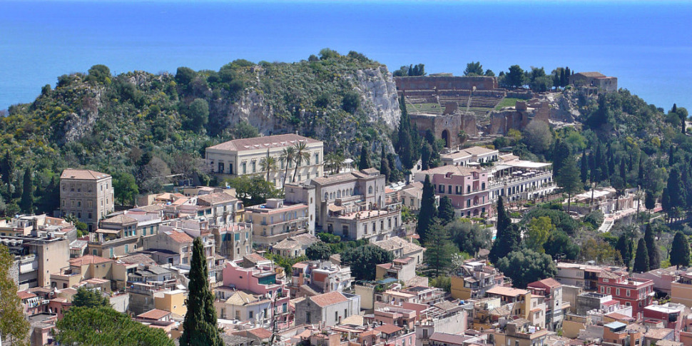 Guinness Dei Primati A Taormina Un Tappeto Di Lana Lungo Un Chilometro