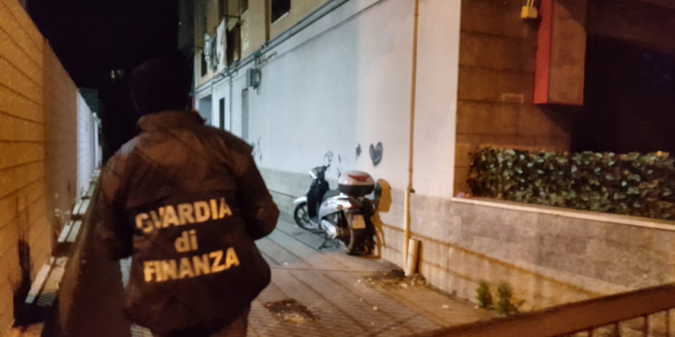 Bologna Si Fingevano Finanzieri Per Rapinare Una Coppia Arrestati