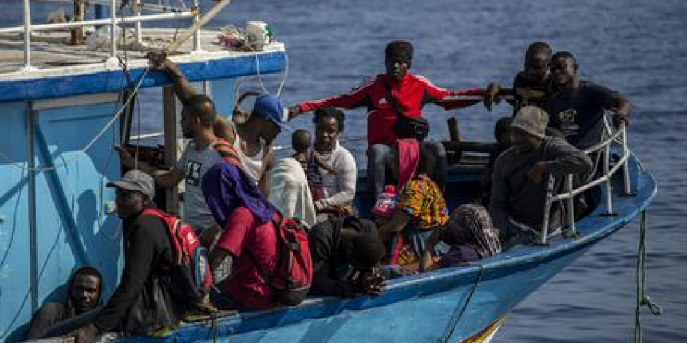 Non Si Fermano Gli Sbarchi A Lampedusa Arrivati Oltre Migranti