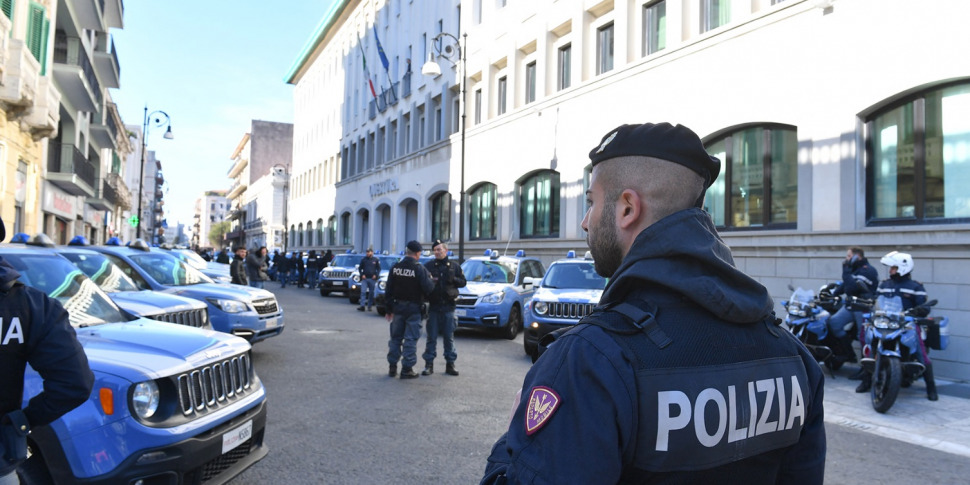 Reggio 22enne Trovata Senza Vita In Via Calveri Probabile Malore