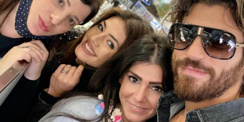 Sicilia Incantata Da Can Yaman E Francesca Chillemi Colazione E Foto