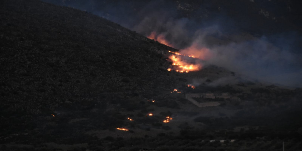 Castrovillari Vasto Incendio In Fiamme Diversi Ettari Di Macchia