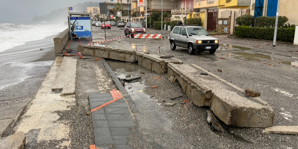 Erosione Costiera Annosa Emergenza A Santa Teresa Di Riva Ma Gli