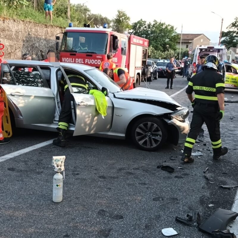 Luzzi Terribile Scontro Tra Due Auto Feriti I Conducenti Intervenuto