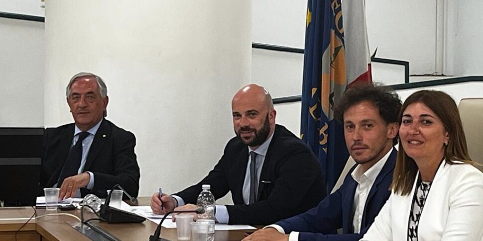 Cosenza città unica si spinge sul progetto Ma cè chi ne contesta il