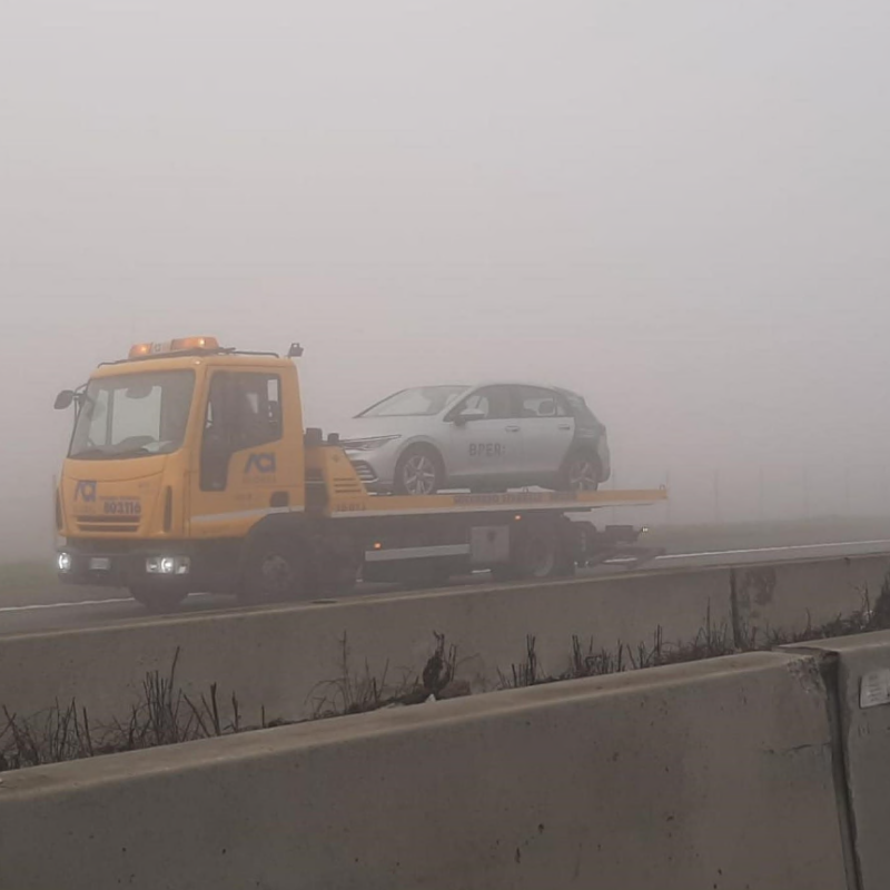 Incidenti Per Nebbia Sulla A Oltre Veicoli Coinvolti Chiuso Il