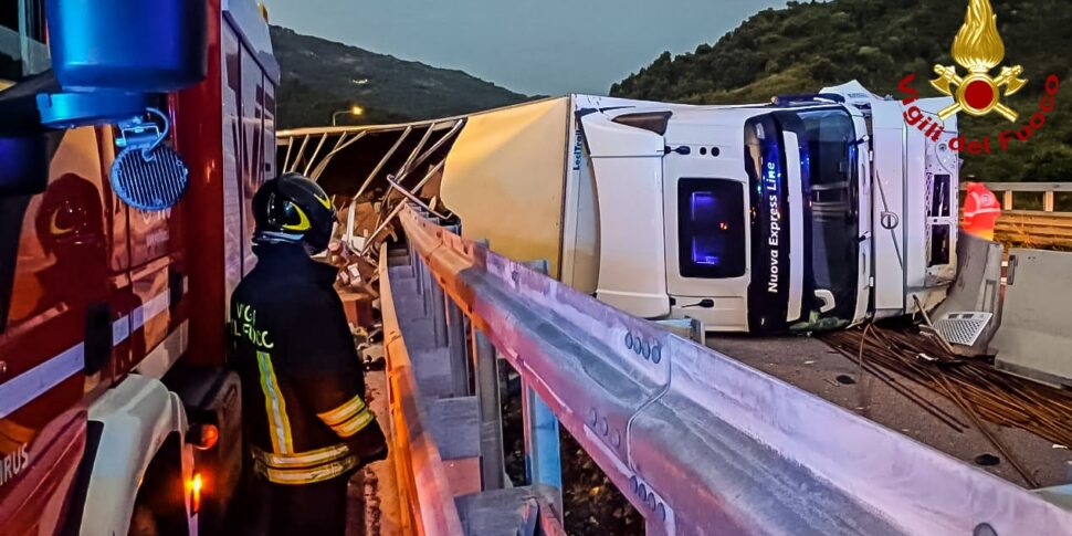 Incidente Sulla A Del Mediterraneo Traffico Bloccato All Altezza Di