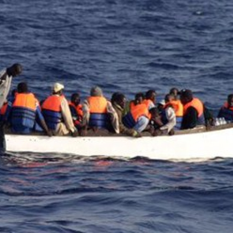 Collisione nave-barca migranti, vittime