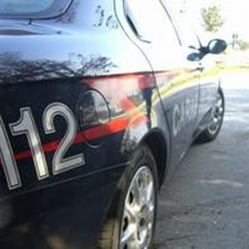 Minaccia carabinieri con falce, arrestato 58enne