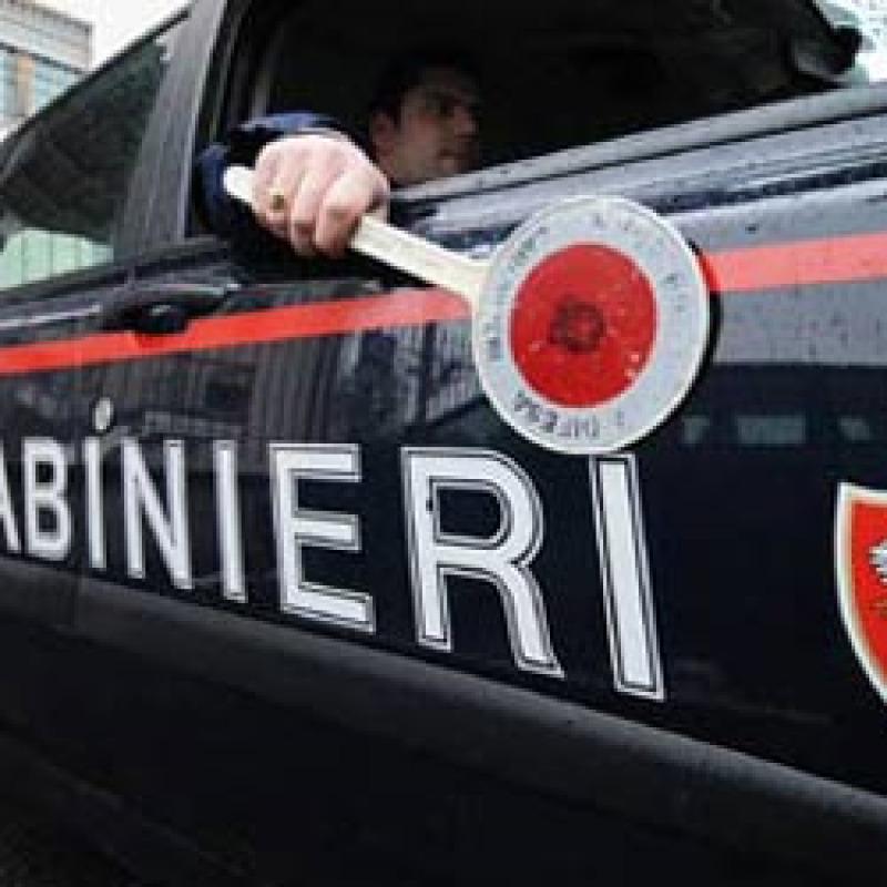 Marito violento arrestato dai carabinieri