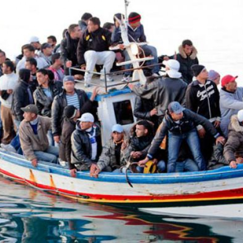 Migranti: nave con 8 salme a Trapani