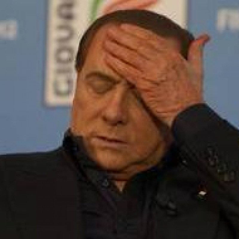 Incidente domestico per Berlusconi