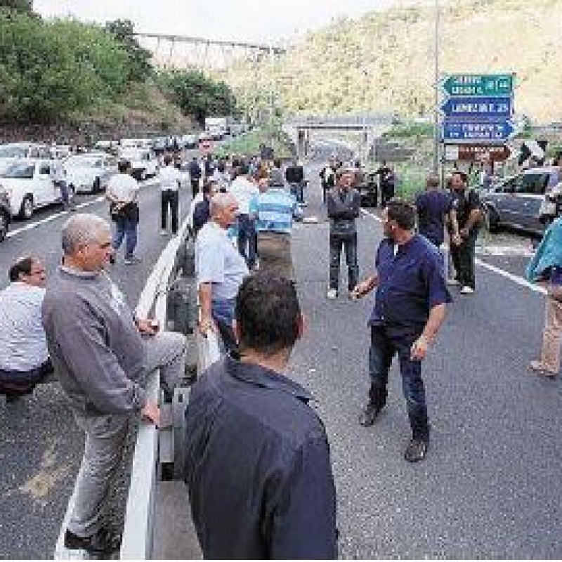 protesta forestali catanzaro