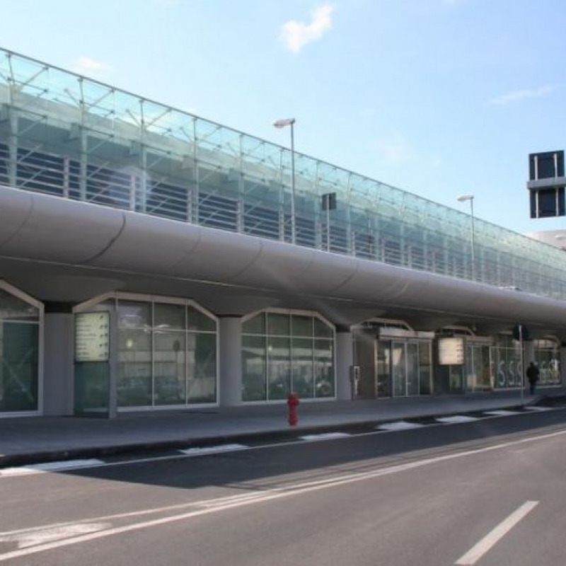 Corruzione: arrestato all'aeroporto di Catania l'avvocato Calafiore