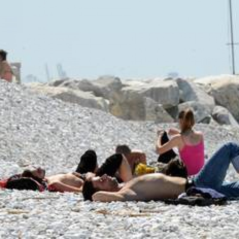Anticipo d'estate in Italia, caldo anomalo in mezza Europa