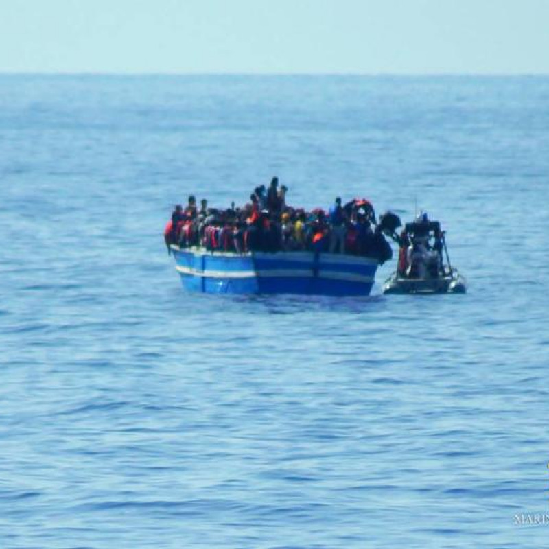 Fermati cinque scafisti dopo sbarco di migranti
