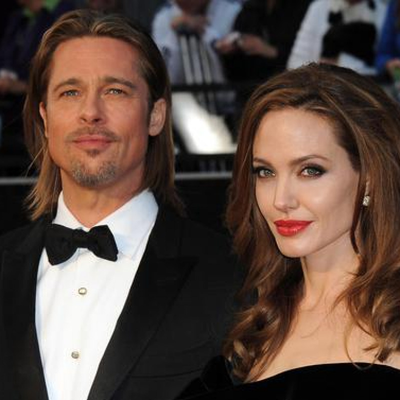 Angelina Jolie divorzia da Brad Pitt