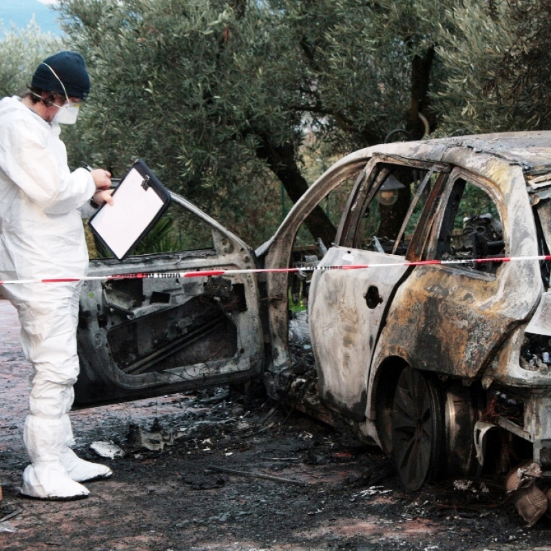 L'auto in cui è stato bruciato Domenico Maria Gigliotti