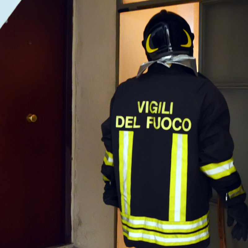Incendio in un negozio, un morto a Palermo