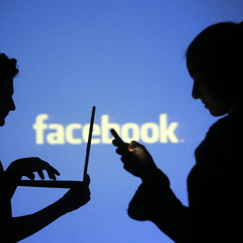 Inchiesta fake news, Facebook e Twitter a rischio sanzioni