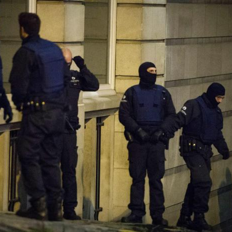 Maxi-retata a Bruxelles, 16 arresti, ma Salah in fuga
