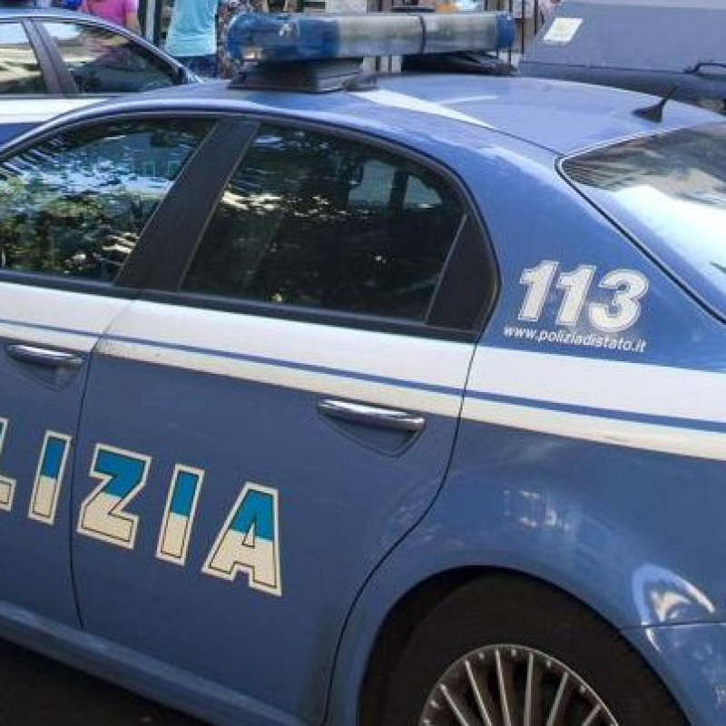 Spacciavano droga in piazza, nove arresti