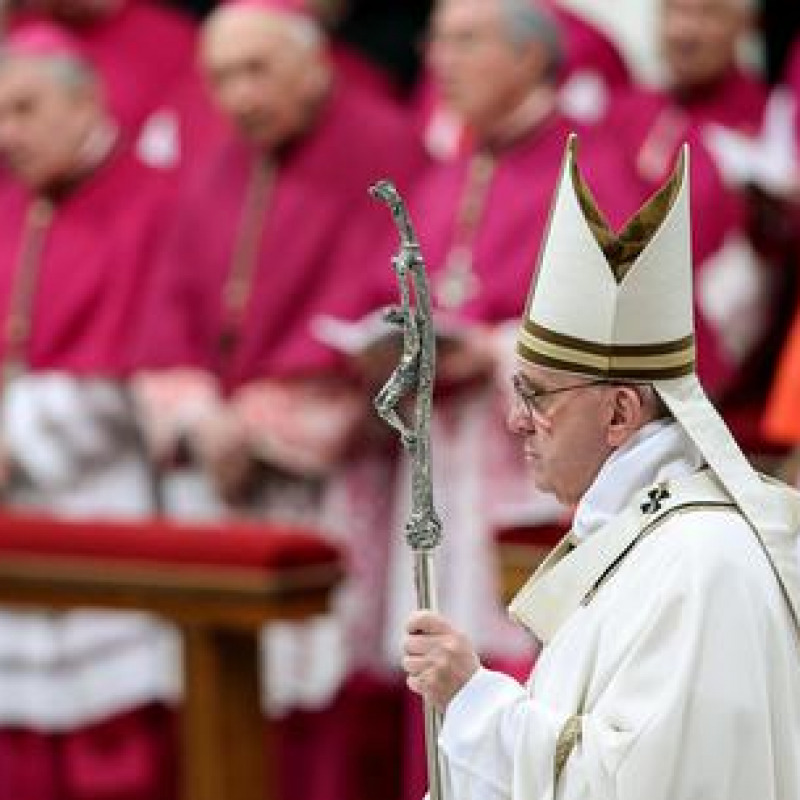 Il Papa prega per la pace