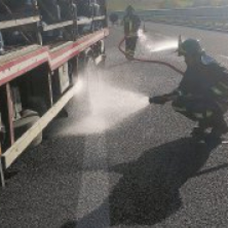 Bombola in autostrada, scongiurata una tragedia