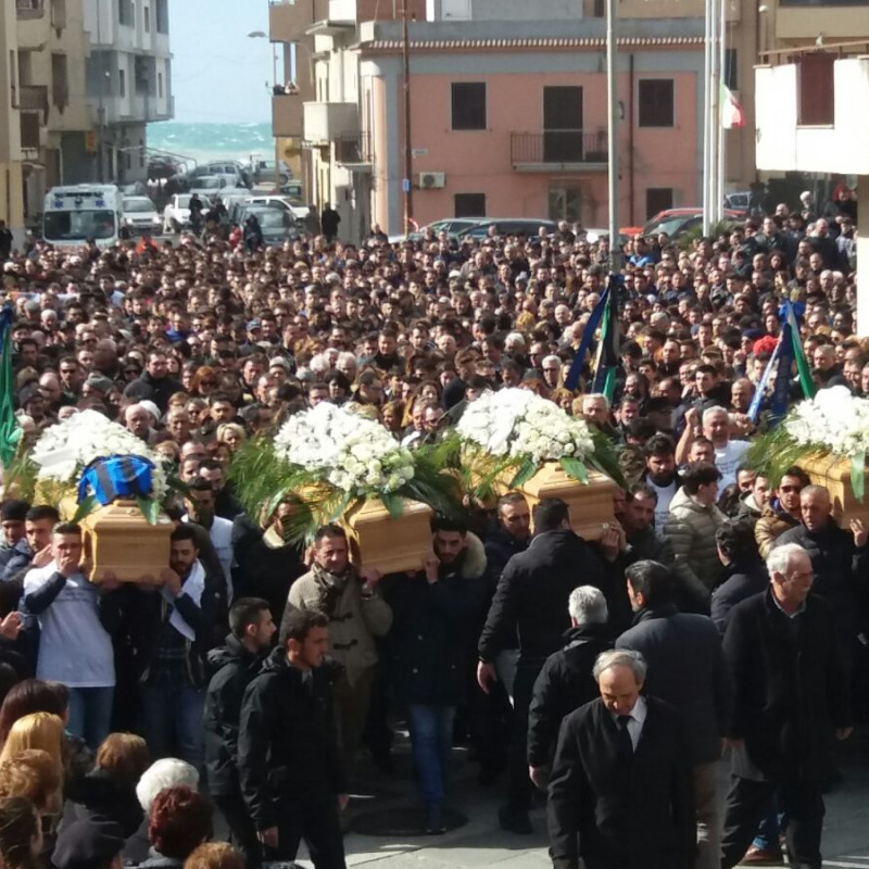 I funerali dei quattro giovani morti sulla A/3