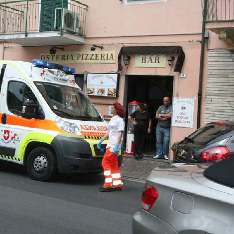 Giovane ferisce coetaneo e poi si uccide