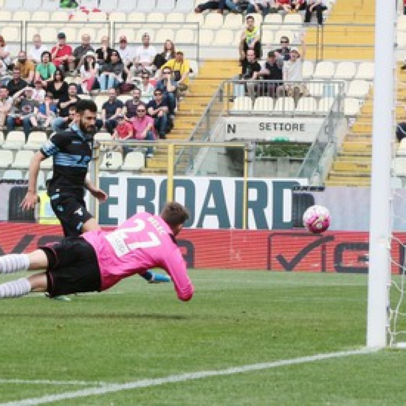 La Lazio affossa il Carpi, Palermo punto d'oro