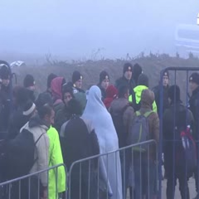 Migranti, presto due nuovi centri a Messina e Mineo