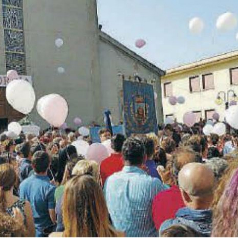 Una folla commossa per l’addio a Lorena
