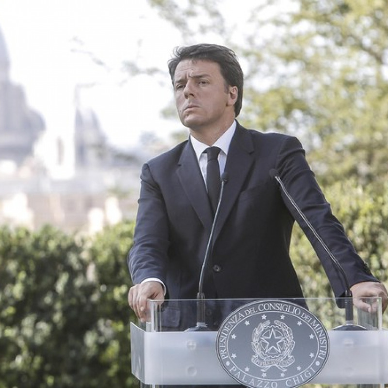 Renzi "Correntisti tranquilliProblema sono derivati Ue"