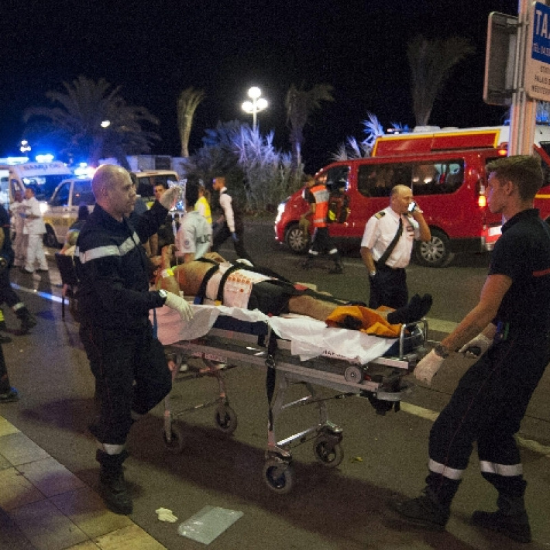 Attentato a Nizza: 84 morti. Tanti bambini vittime.