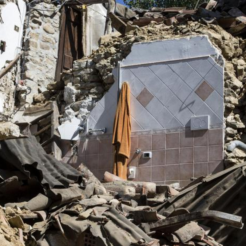 Nuova forte scossa nelle zone colpite dal terremoto