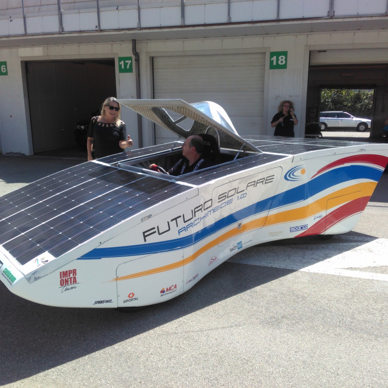 La "solar car" siciliana sfida l'Europa