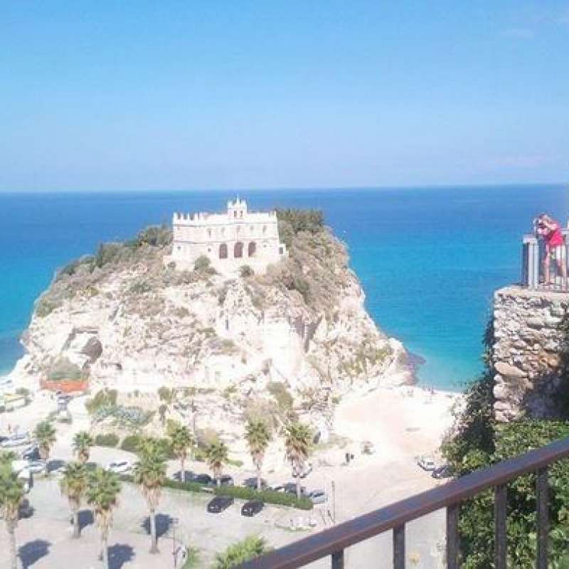 Turismo in Calabria, la zavorra è l'abusivismo