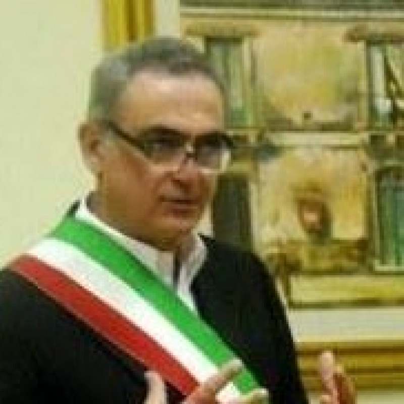 Il sindaco deve “restituire” 160 mila euro