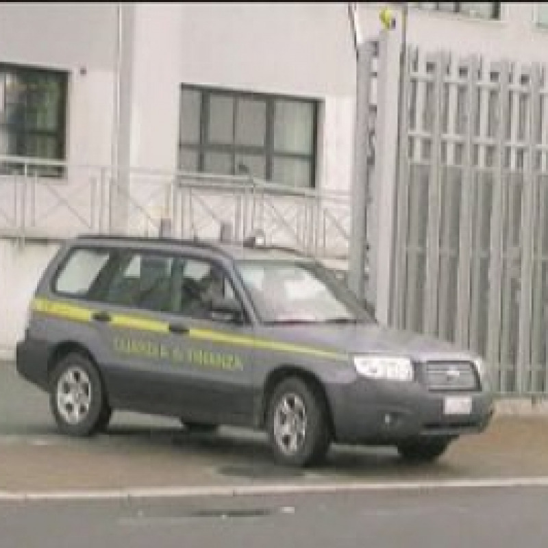 Lavori alle coop violando le leggi, 14 indagati