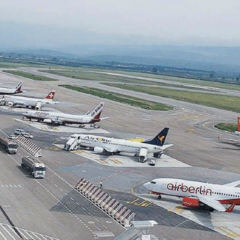 Aeroporti, la Regione vuole far volare la Calabria più in alto
