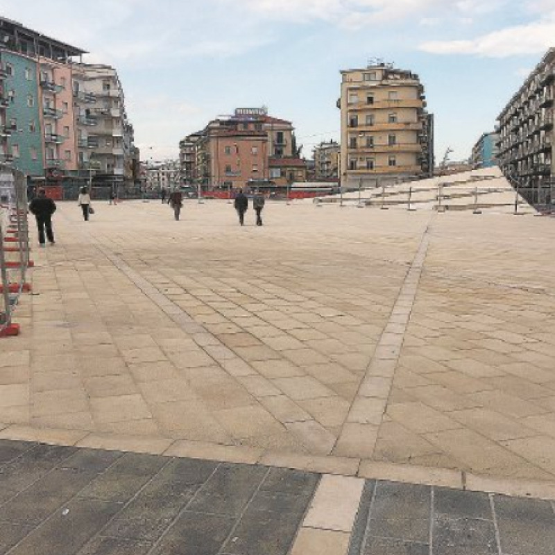 Piazza Bilotti, parcheggi out e multe record