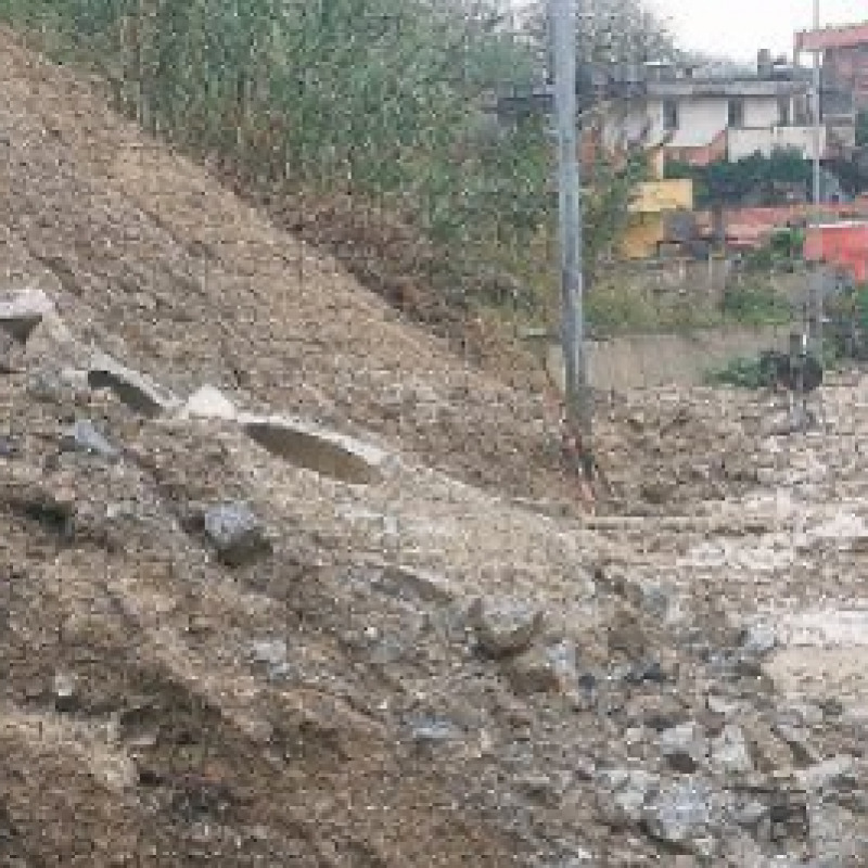 Fiume di fango sul Viale Trapani, paura a Ponte Schiavo
