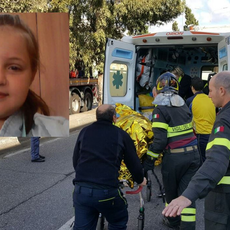 Incidente tra scooter e autocompattatore, muore una bambina