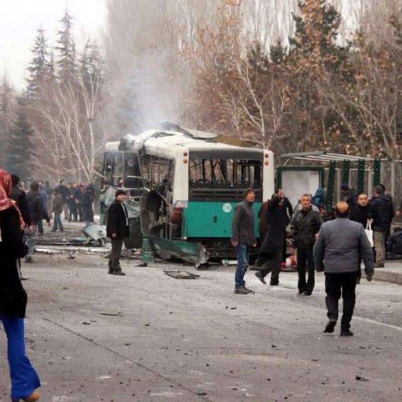 Autobomba in Turchia: 13 morti e 48 feriti