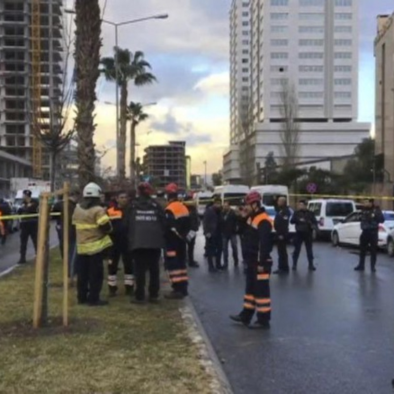 Due morti in attacco a Smirne, uccisi i terroristi