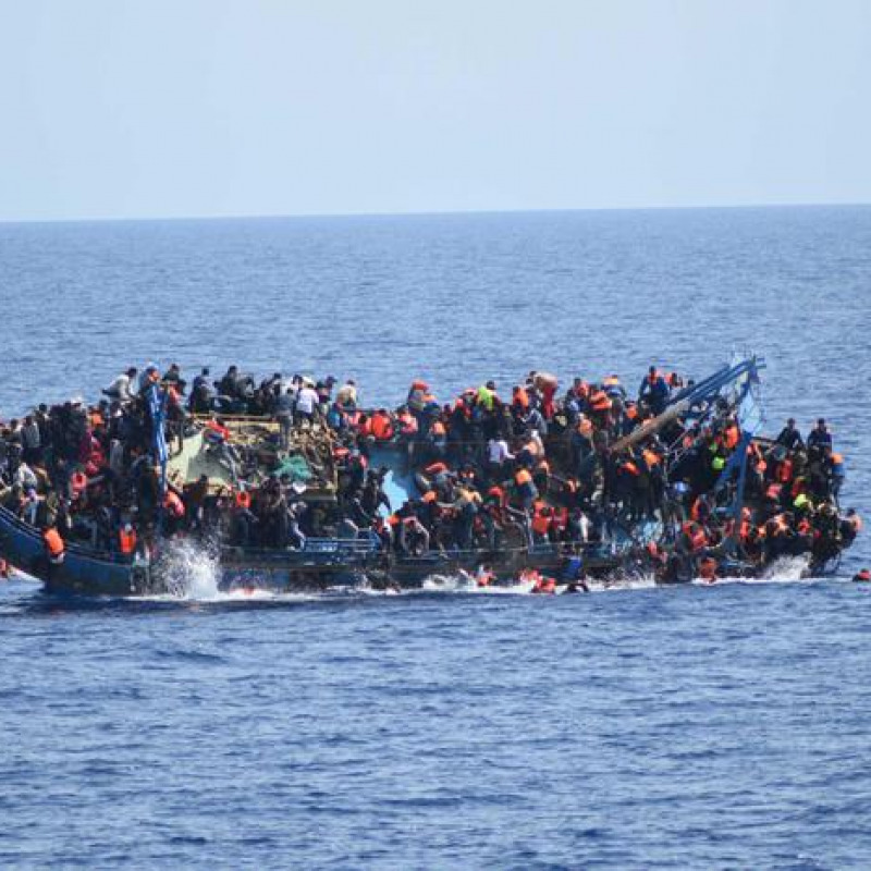 Migranti: tre morti a largo Lampedusa