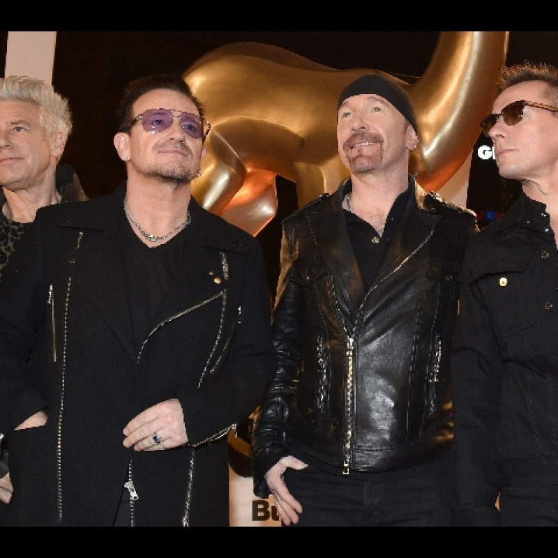Musica:Bono perde la voce,U2 interrompono concerto a Berlino