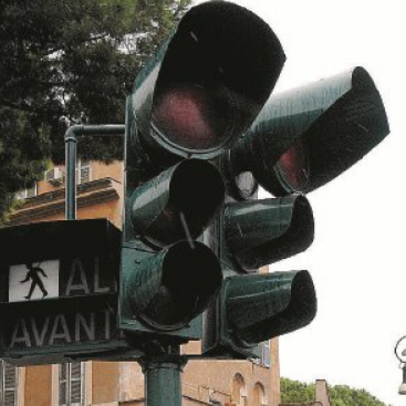 Semafori in tilt a Messina, rischi per pedoni e automobilisti