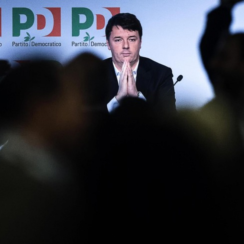 Renzi: " Non chiedetemi di non candidarmi", minoranza guarda oltre